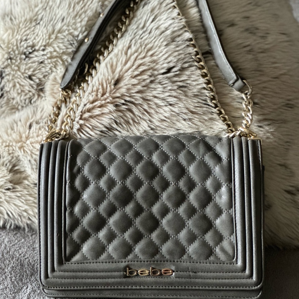 Cute Bebe bag. Slightly used. Great shape.